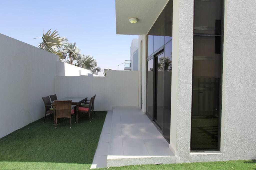 Specious 3 Bedrooms With Maid Room Villa Dubai Bagian luar foto